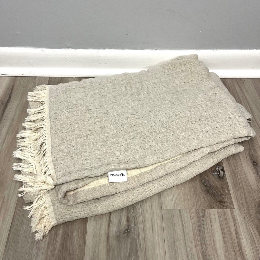 Piscatextil Beige 100% Cotton Fringed Textured Throw Blanket in OS